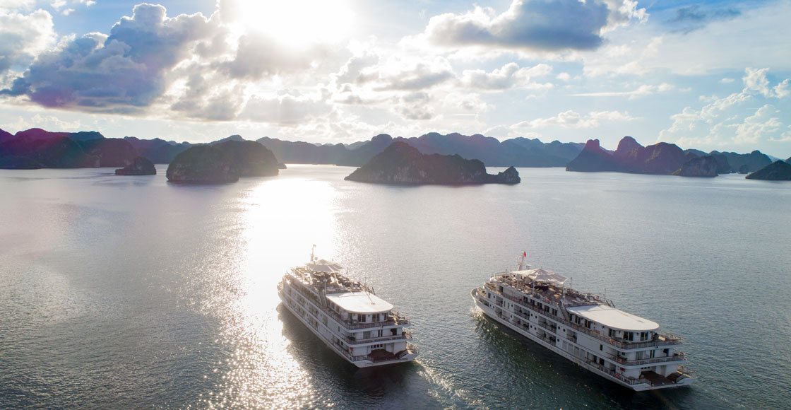 Day 2: Hanoi - Ha Long bay – Overnight on Junk (B/L/D) – included escort tour guide and private transfer from/to Hanoi