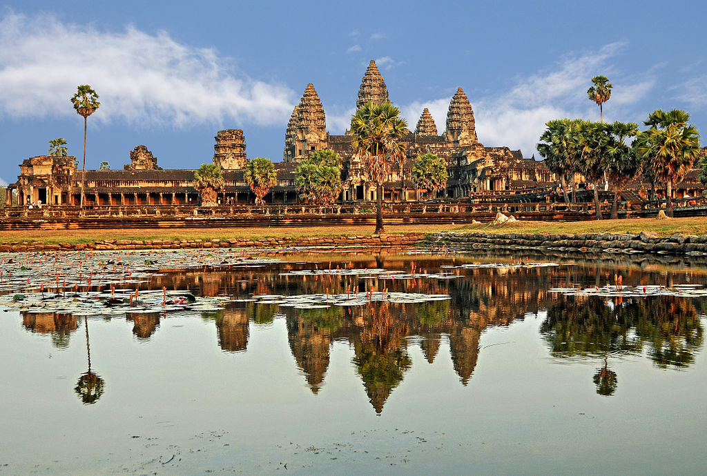 Day 2: Siem Reap - Angkor Watt tour (B/L/D)